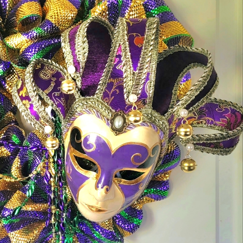 Mardi Gras Wreath Deco Mesh Bow Mask - Picture 4 of 9